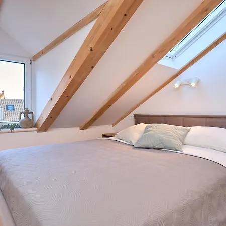 Hedera Estate, Hedera Xvii