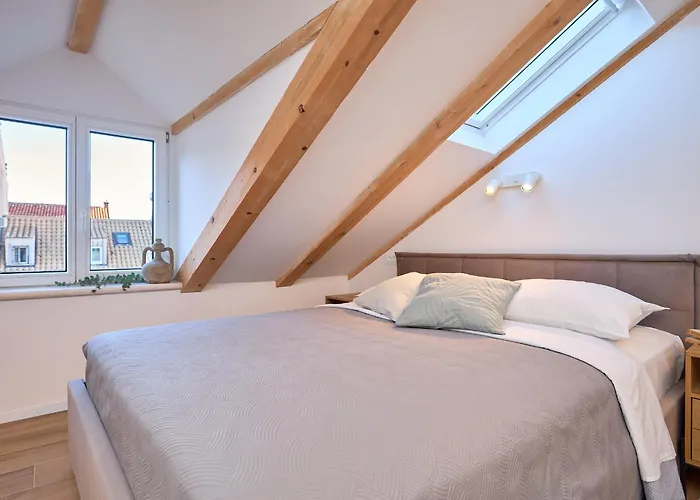 Hedera Estate, Hedera Xvii