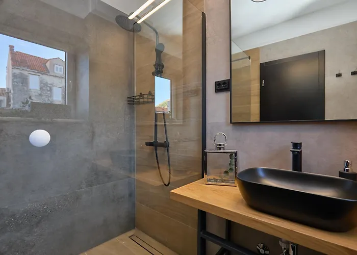 Hedera Estate, Hedera Xvii Villa