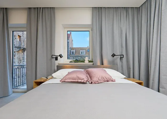 Hedera Estate, Hedera Xvii