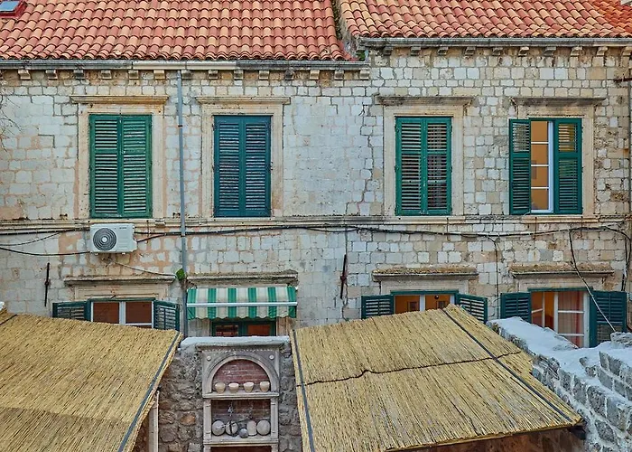 Vila Hedera Estate, Hedera Xvii *