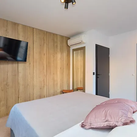 Hedera Estate, Hedera Xvii *