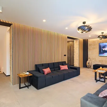 Hedera Estate, Hedera Xvii * דוברובניק